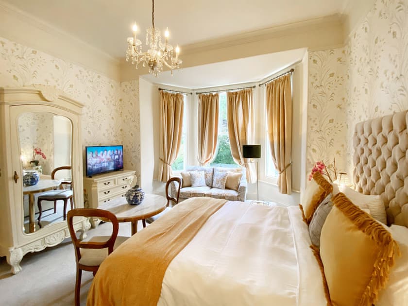 Double bedroom | Apartment 5 - Muntham Holiday Apartments, Torquay