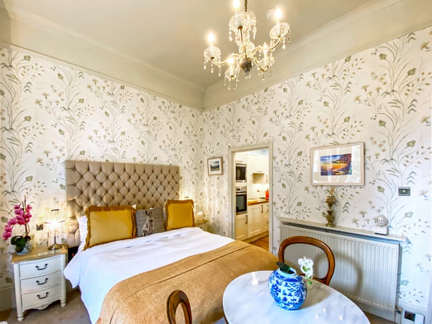 Double bedroom | Apartment 5 - Muntham Holiday Apartments, Torquay