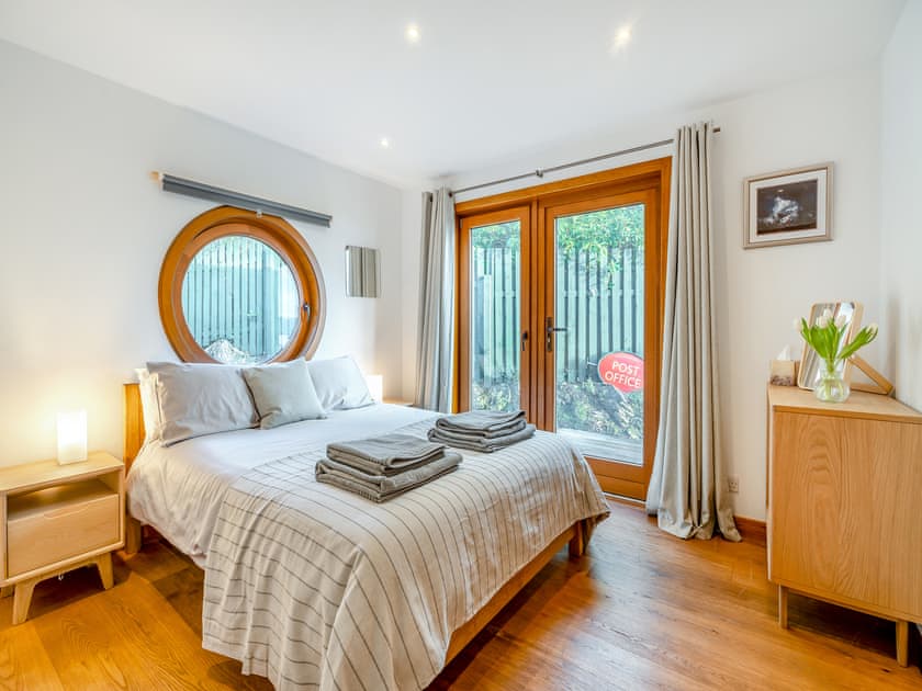 Double bedroom | Shore House, Kilcreggan, near Helensburgh