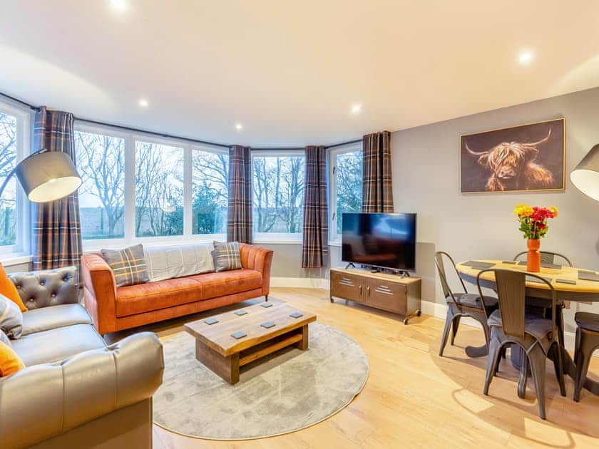 Living room/dining room | East Tarrel Cottage, Portmahomack