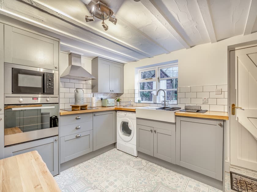 Kitchen/diner | The Wild Cherry Tree Retreat, Ironbridge, near Telford