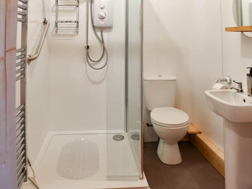 Shower room | Algwen Cabin, West Walton