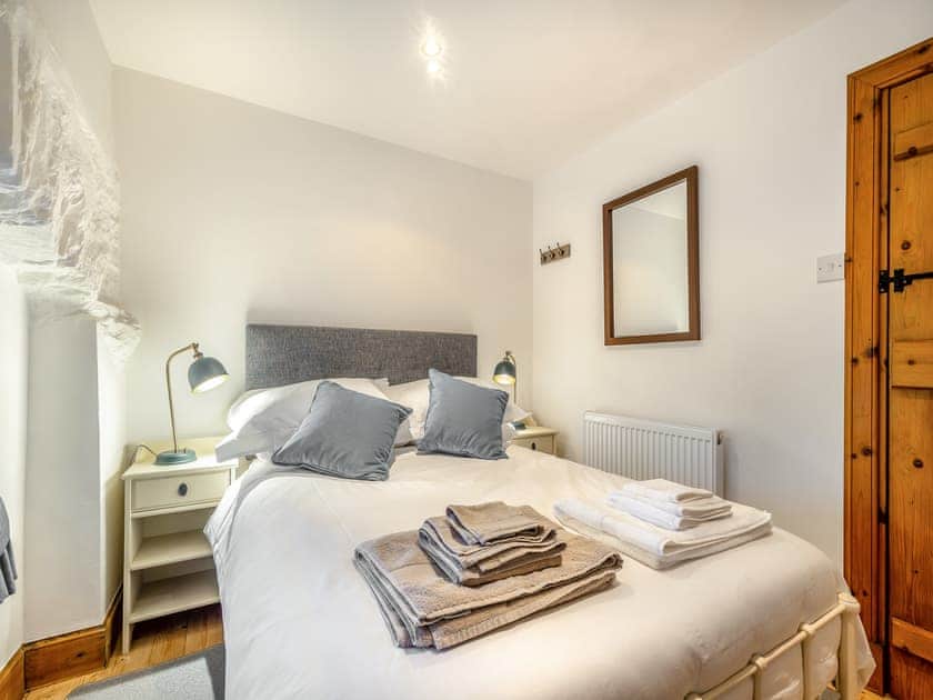 Double bedroom | The Holly Trees- The Holly Tree Cottage - The Holly Trees, Kilmun, near Dunoon