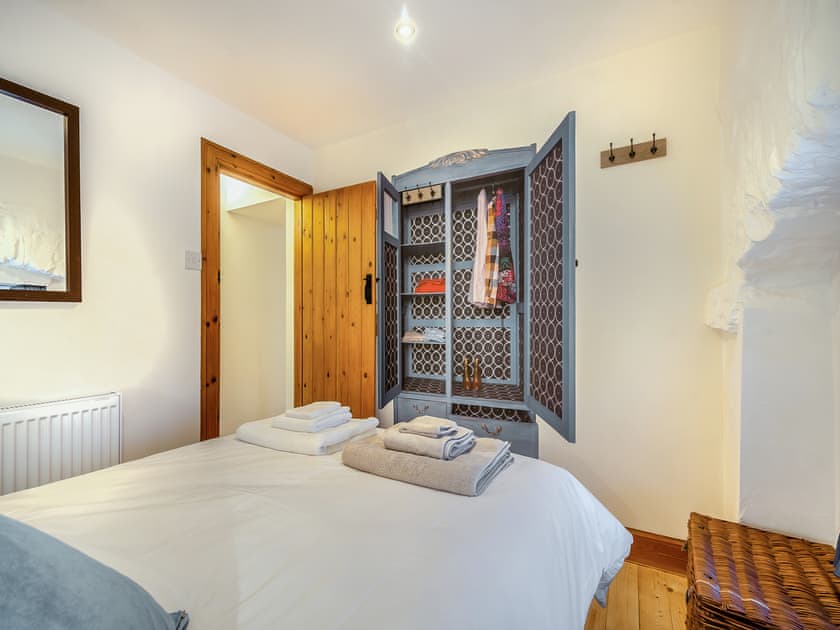 Double bedroom | The Holly Trees- The Holly Tree Cottage - The Holly Trees, Kilmun, near Dunoon