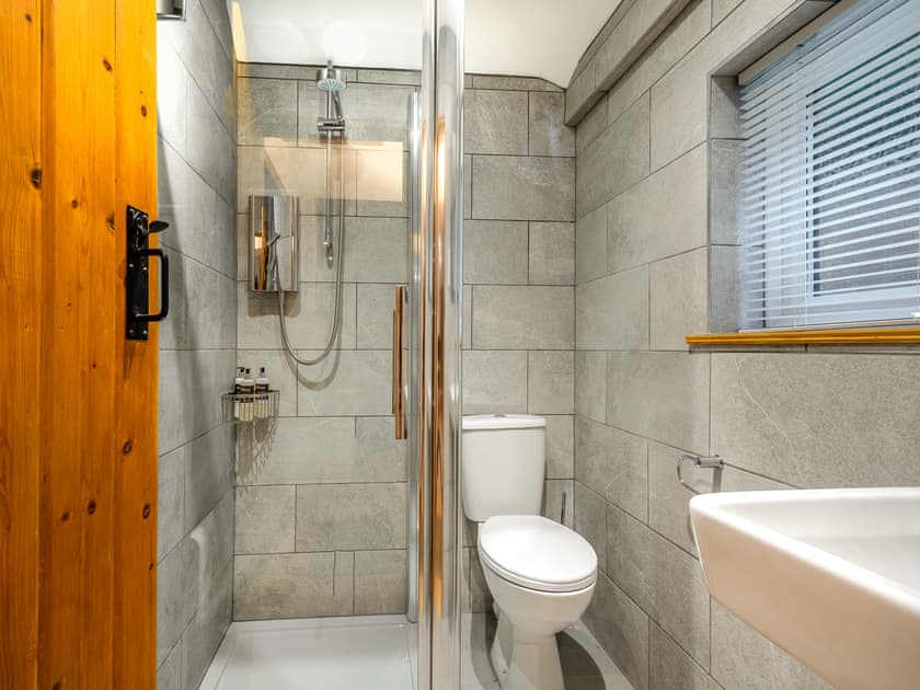 Shower room | The Holly Trees- The Holly Tree Cottage - The Holly Trees, Kilmun, near Dunoon