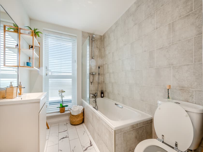 Bathroom | Sea Breeze, Torquay
