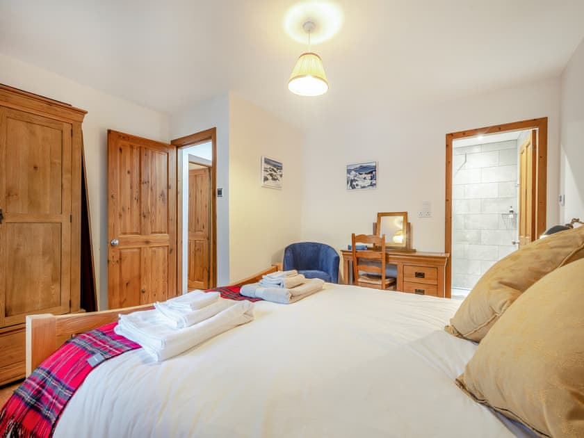 Double bedroom | The Holly Trees- Holly Tree Lodge - The Holly Trees, Kilmun, near Dunoon
