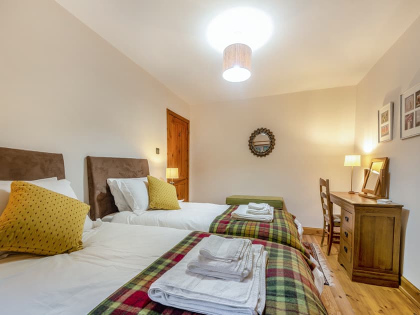 Twin bedroom | The Holly Trees- Holly Tree Lodge - The Holly Trees, Kilmun, near Dunoon