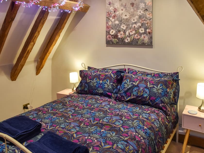 King size bedroom | Rose Cottage, Bethersden, near Ashford