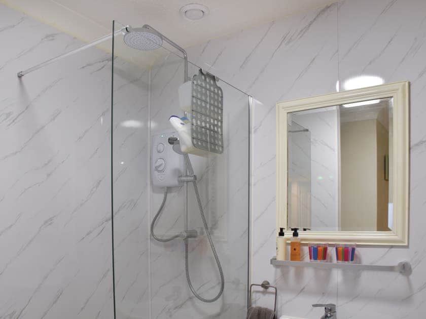 Bathroom | Sandy Shores, Mundesley