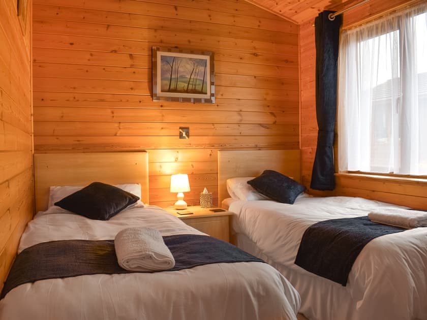 Twin bedroom | Pine Lodge, Ilfracombe