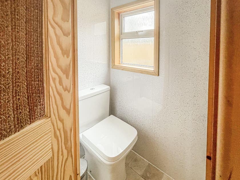 Bathroom | Langston Farm Chalet, Okeford Fitzpaine, near Blandford Forum