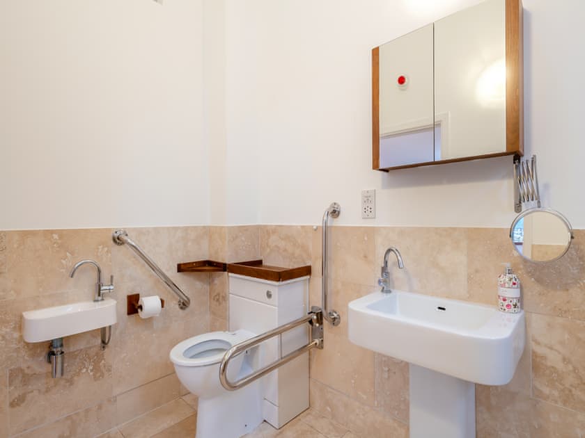 Bathroom | Rockenhayne FarmsteadThe Retreat, Branscombe