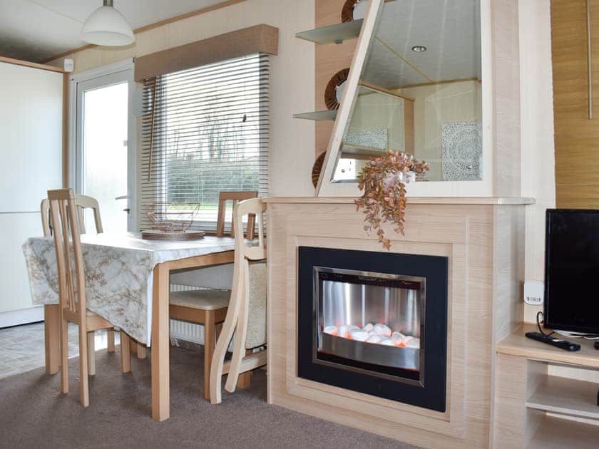 Dining Area | Solent Retreat - Solent Village 13, Thorness Bay