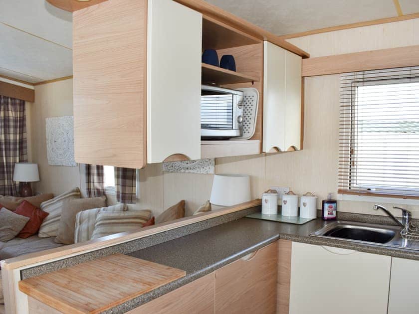 Kitchen | Solent Retreat - Solent Village 13, Thorness Bay