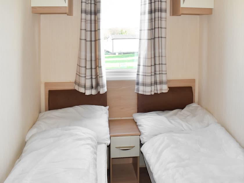 Twin bedroom | Solent Retreat - Solent Village 13, Thorness Bay