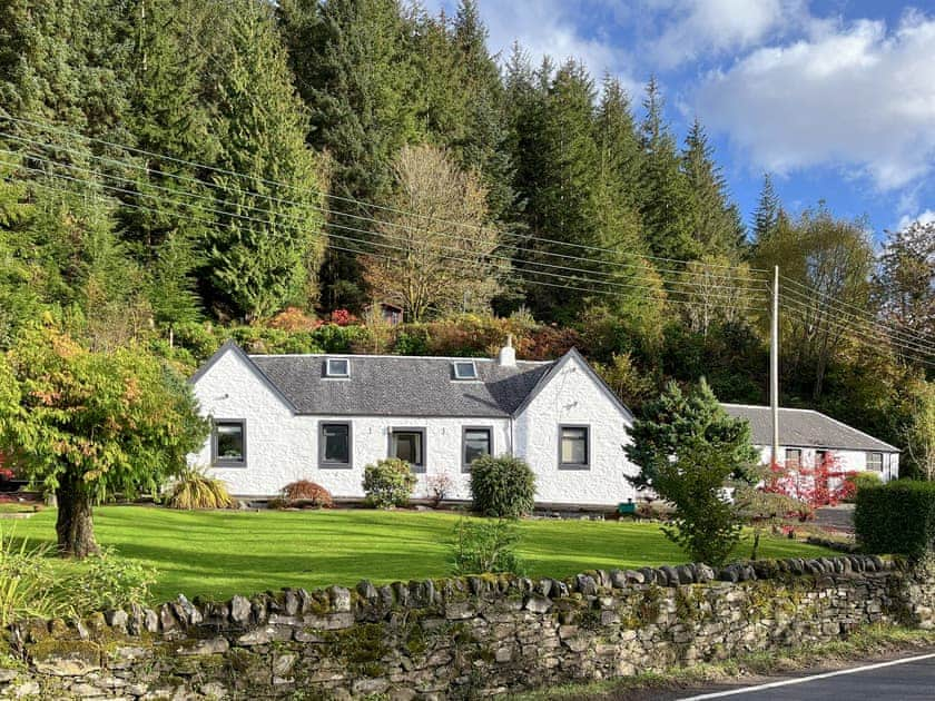 Exterior | The Holly Trees- Holly Tree Lodge - The Holly Trees, Kilmun, near Dunoon