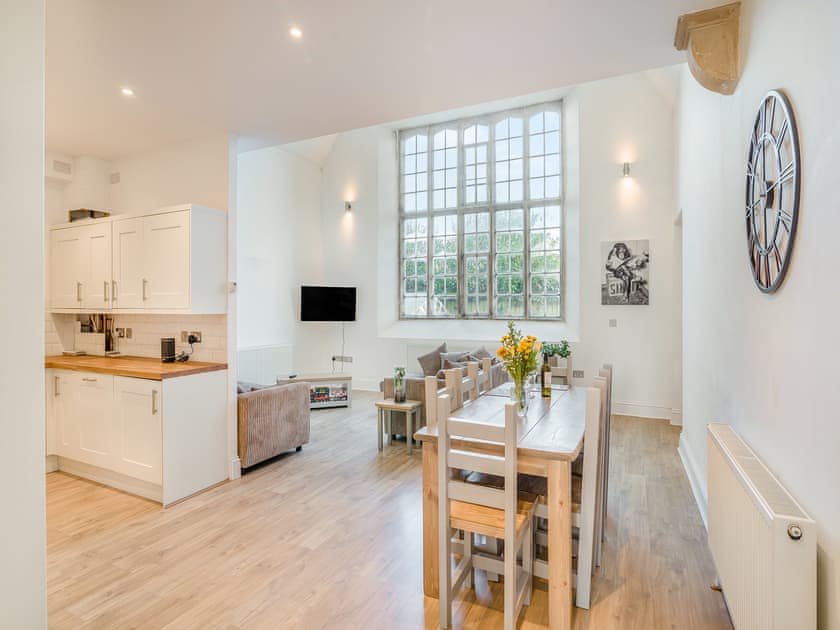 Open plan living space | Old School Retreat, Puddletown