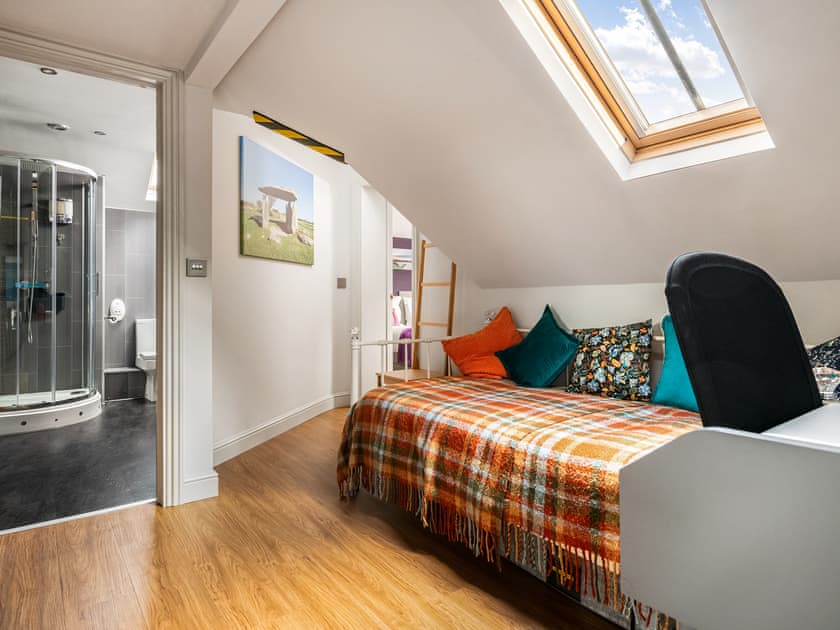 Single bedroom | The Barn - Sleekstone Holiday Barns, Honeyborough