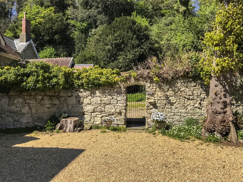 Surrounding area | Hadfield Cottage, Ventnor