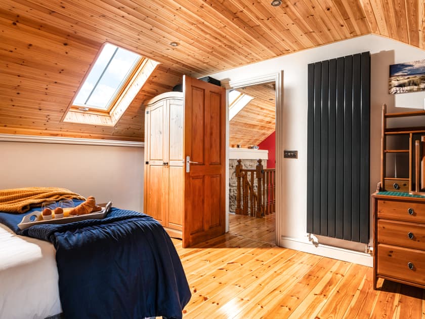 Double bedroom | Coach House - Sleekstone Holiday Barns, Honeyborough