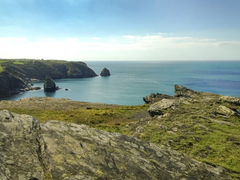 Coastal walk near Boscastle looking towards Tintagel  | Downhouse Cottage - Downhouse Cottages, Trebarwith, near Delabole