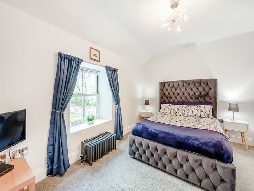 King size bedroom | Binchester Crag Farm, Bishop Auckland
