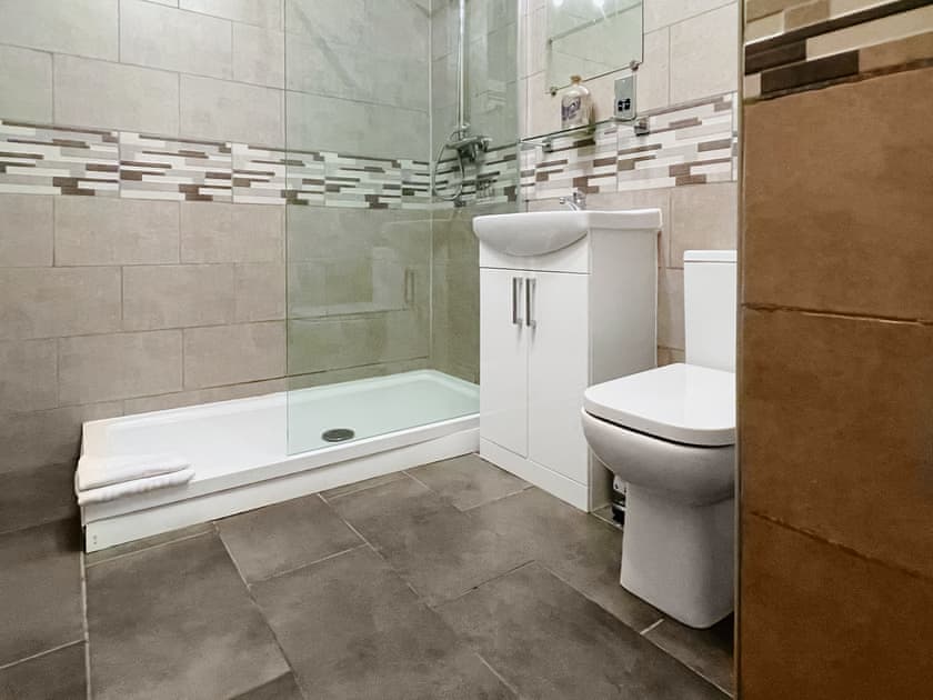 Shower room | Royal Sands Apartment, Scarborough