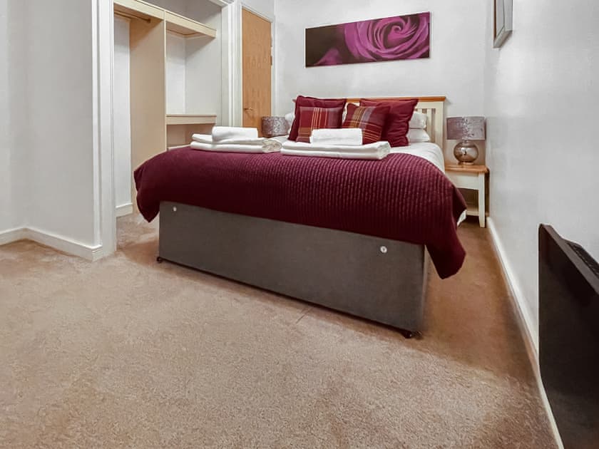 Double bedroom | Royal Sands Apartment, Scarborough