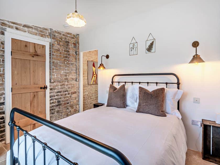 Double bedroom | The Ostlers Cottage, Howell, near Sleaford