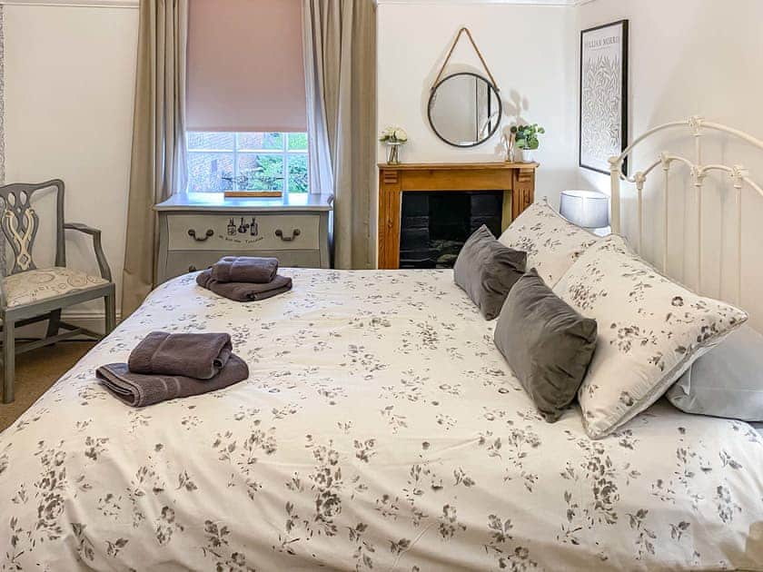 Stylishly furnished double bedroom | Nell’s Cottage, Bridlington