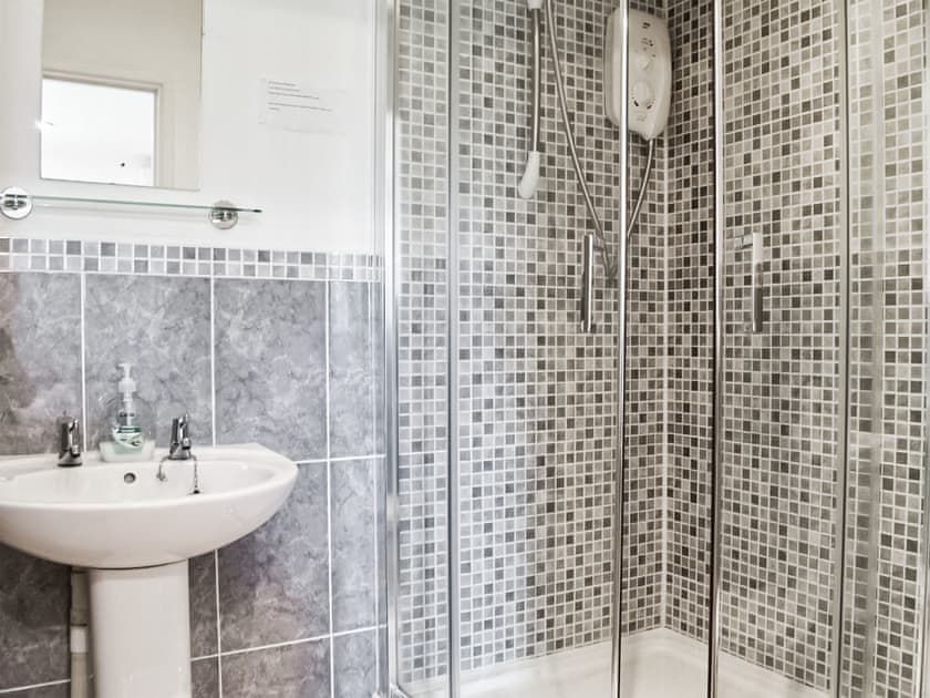 Shower room | The Granary - Reach Court Cottages, St. Margaret’s, near Dover