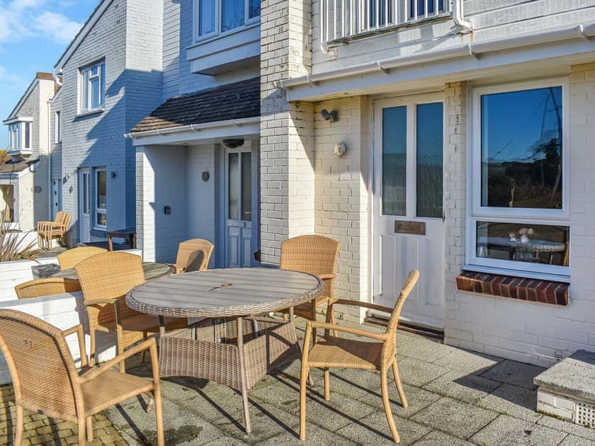 Sitting-out-area | Maltings Cottage, Yarmouth