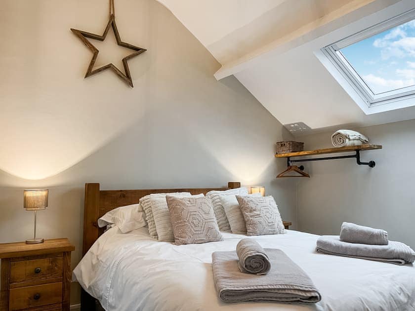 Double bedroom | The Old Hayloft - Stubley Hollow Farm, Dronfield