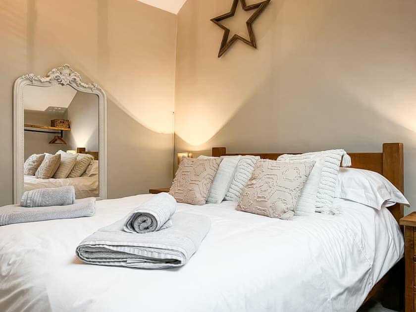 Double bedroom | The Old Hayloft - Stubley Hollow Farm, Dronfield