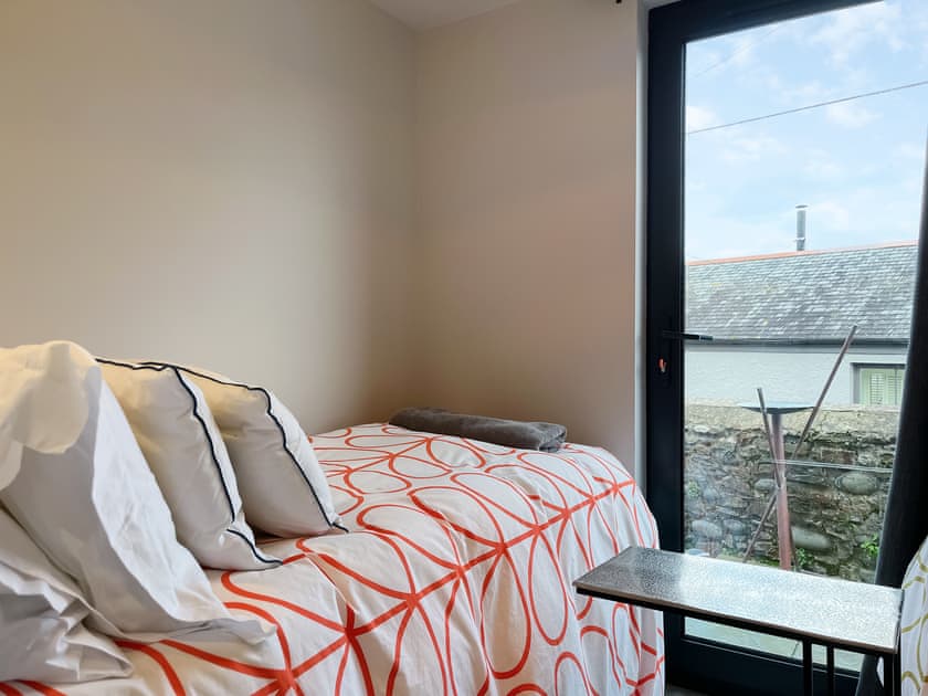 Twin bedroom | Waterside Garden, Appledore