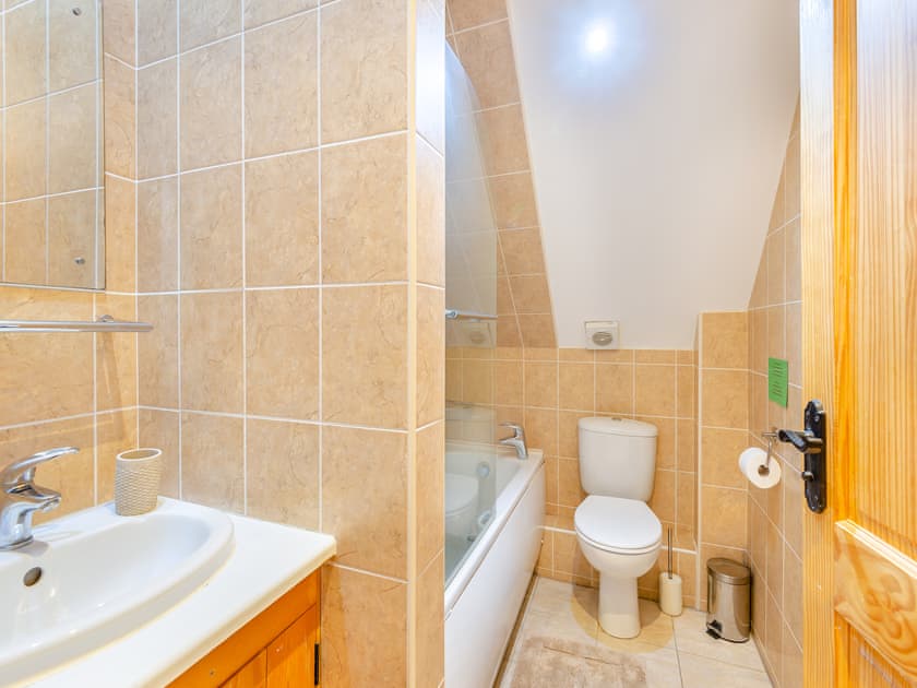 Bathroom | Oak Cottage, Ware
