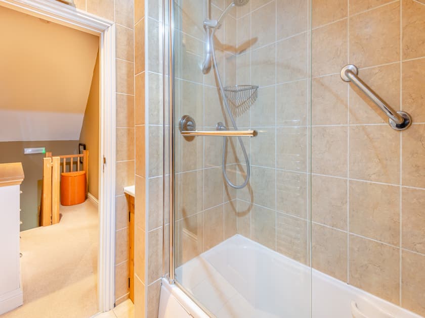 Bathroom | Oak Cottage, Ware