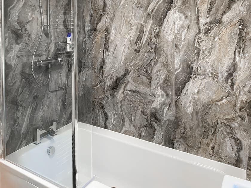 Bathroom | The Thistle, Auchtermuchty, near Cupar