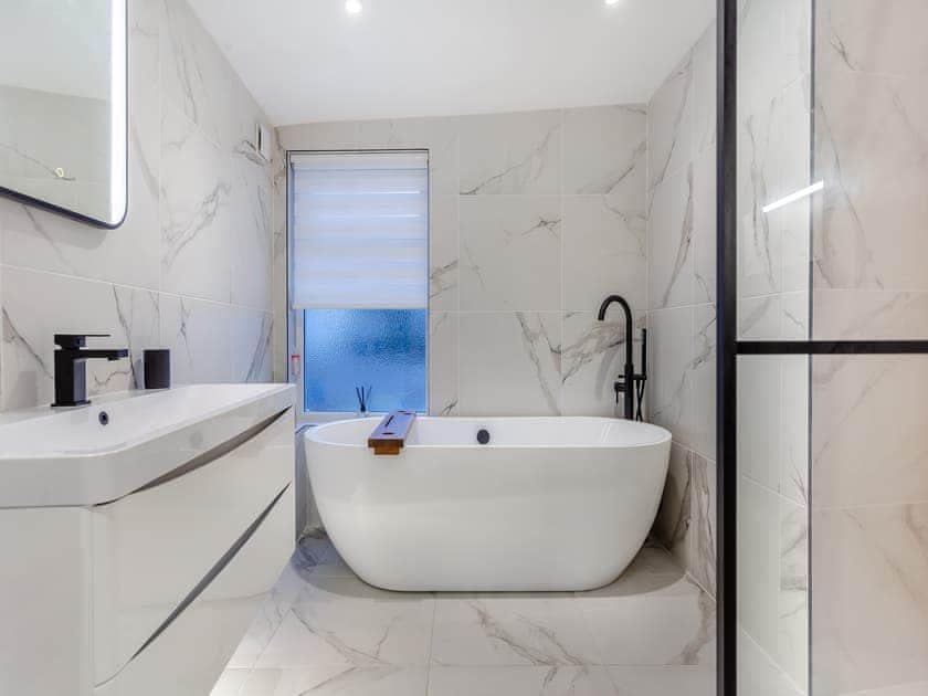Bathroom | Vectis Cottage, Inverness