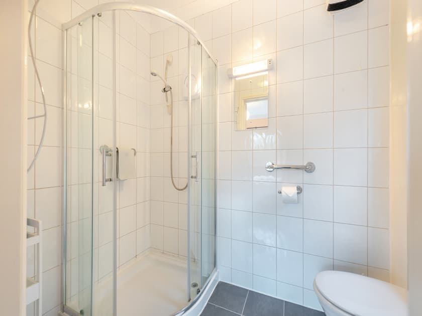 Bathroom | Ffynnon Ni - Barbrook Holidays, Martleytwy, near Narberth
