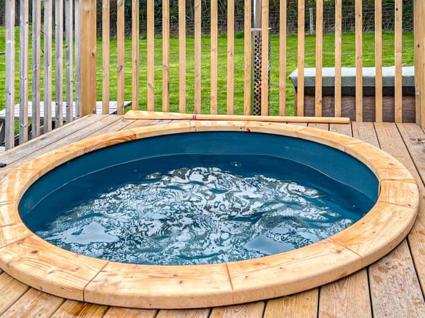 Hot tub | 2 Lower Keats Glamping - Lower Keats Glamping, Tytherleigh, near Axminster
