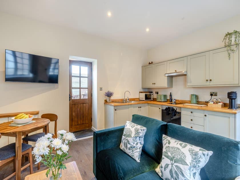 Open plan living space | Cheshire Barns- Peartree Cottage - Cheshire Barns, Antrobus, near Northwich