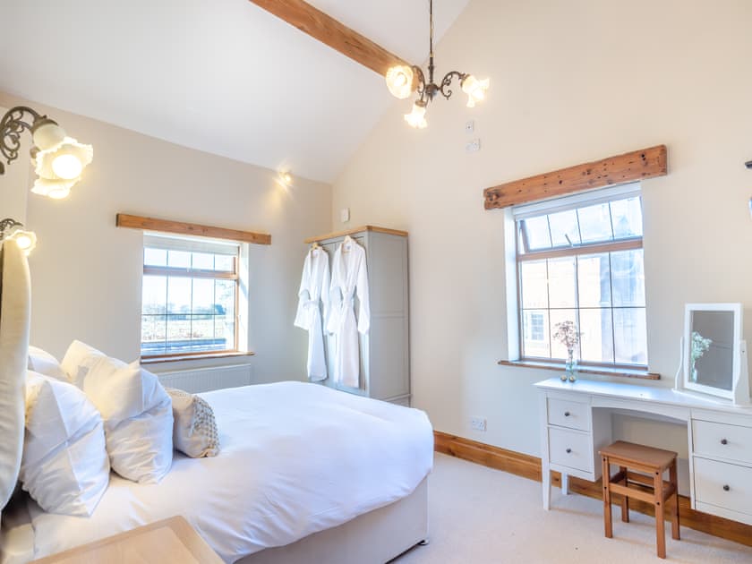 Double bedroom | Garden Cottage - Cheshire Barns, Antrobus, near Northwich
