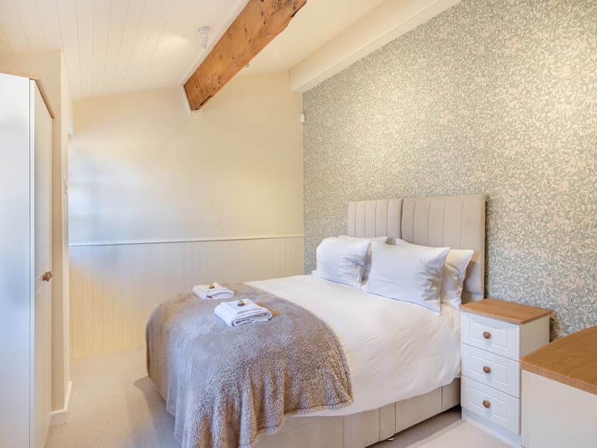 Double bedroom | Eaton Barn - Cheshire Barns, Antrobus, near Northwich