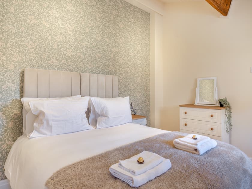 Double bedroom | Eaton Barn - Cheshire Barns, Antrobus, near Northwich