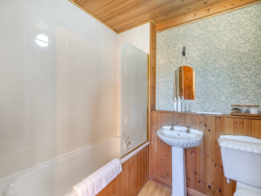 Bathroom | Eaton Barn - Cheshire Barns, Antrobus, near Northwich