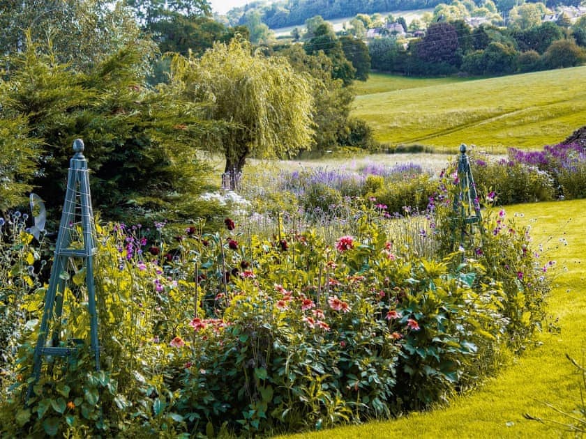 Garden and grounds | The Old Pool House, Sevenhampton, near Cheltenham
