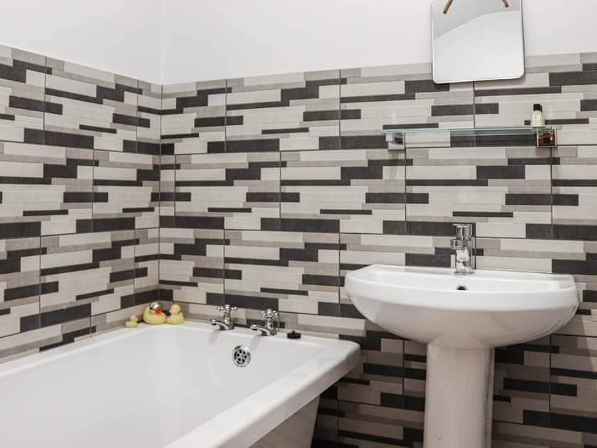Bathroom | Bryn Poeth - Bryn Poeth Properties, Bodorgan