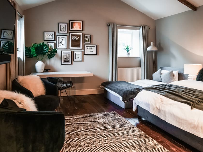 Triple bedroom | St Annes Manor, Torquay